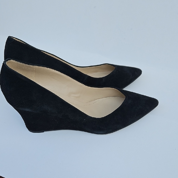 Marc Fisher Black Heels Classic Design - Picture 8 of 12